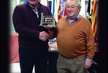 Entrega a EA4AVM del Trofeo Expedicionario DME 2016