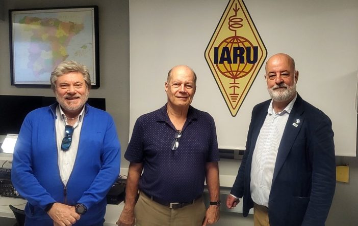 Visita institucional del presidente de la IARU Región 2 a la sede de la URE