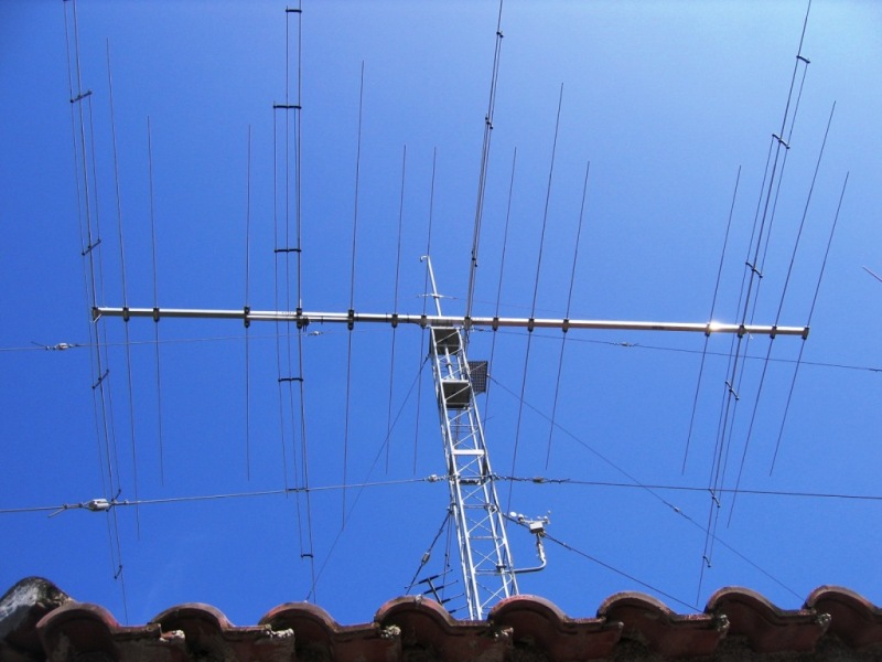 FOTO_TORRETA_Y_ANTENA-ce9a8066a448c9803125c8b99bffe4d3.jpg